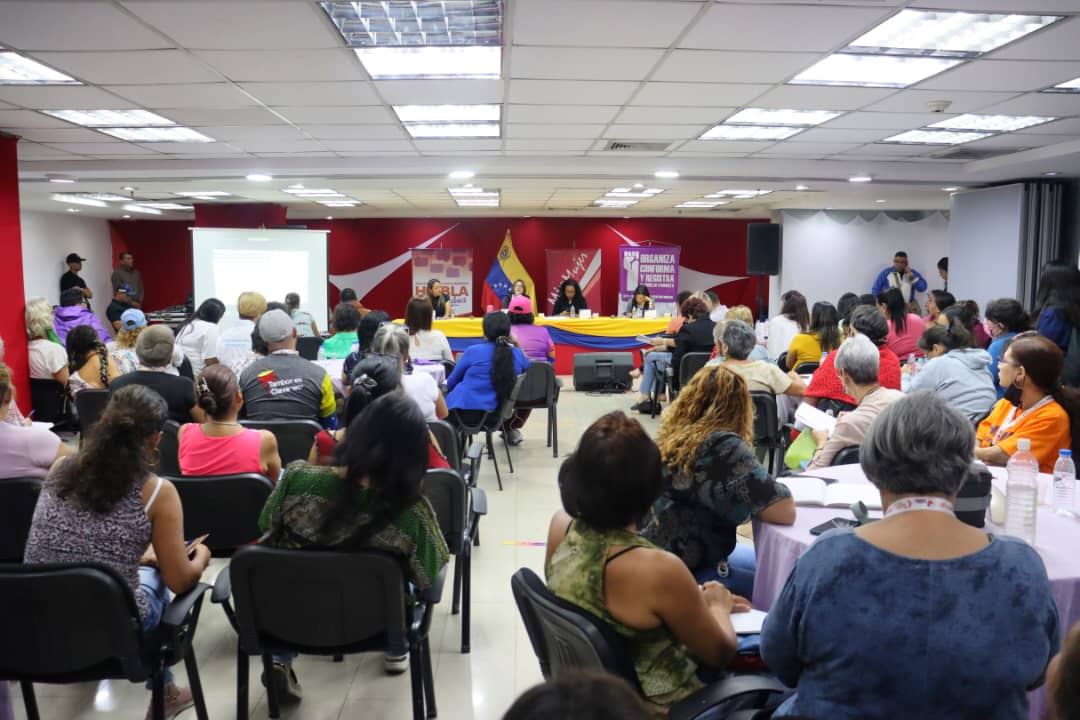 Lee más sobre el artículo MinMujer realiza jornada de trabajo sobre el impacto de las MCU sobre las mujeres en Venezuela