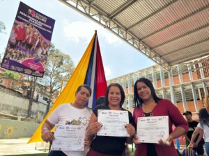 En el marco del Vértice 2 de la Gran Misión Venezuela Mujer, (GMVM), el Instituto Nacional de Capacitación y Educación Socialista (Inces), entregó certificaciones de saberes a 310 futuras emprendedoras de las parroquias Antímano y Caricuao