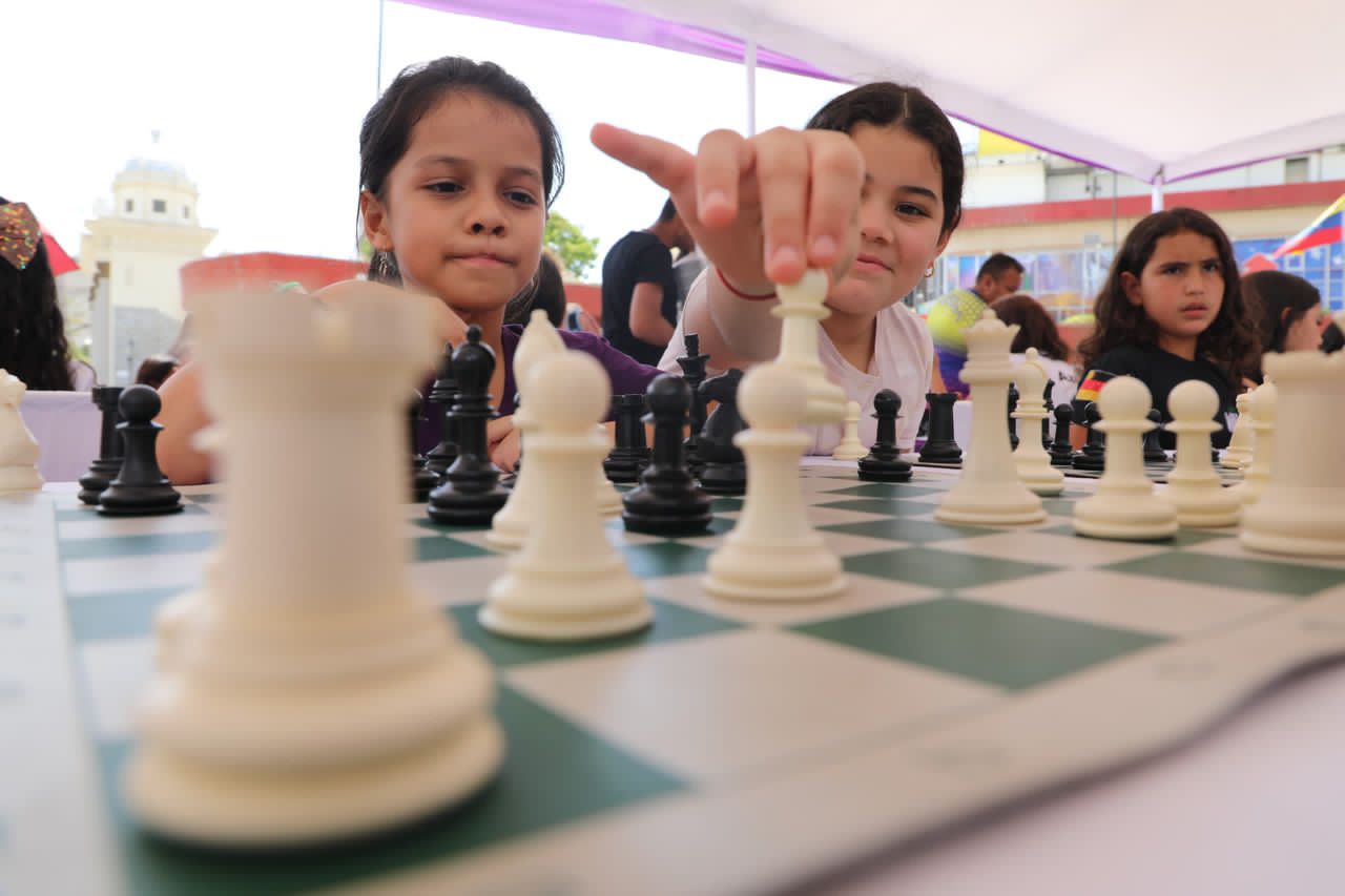 Gran Simultánea de Ajedrez Venezuela Mujer enaltece el deporte femenino ...