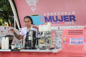 Lee más sobre el artículo Instalan Café Móvil Venezuela Mujer para promover actividades productivas y culturales