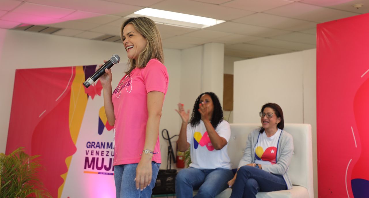 Lee más sobre el artículo Juramentan estructura de la Gran Misión Venezuela Mujer en Falcón