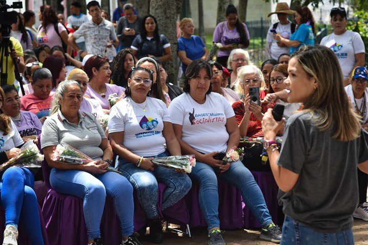 En este momento estás viendo Riden homenaje a mujeres víctimas de la violencia política