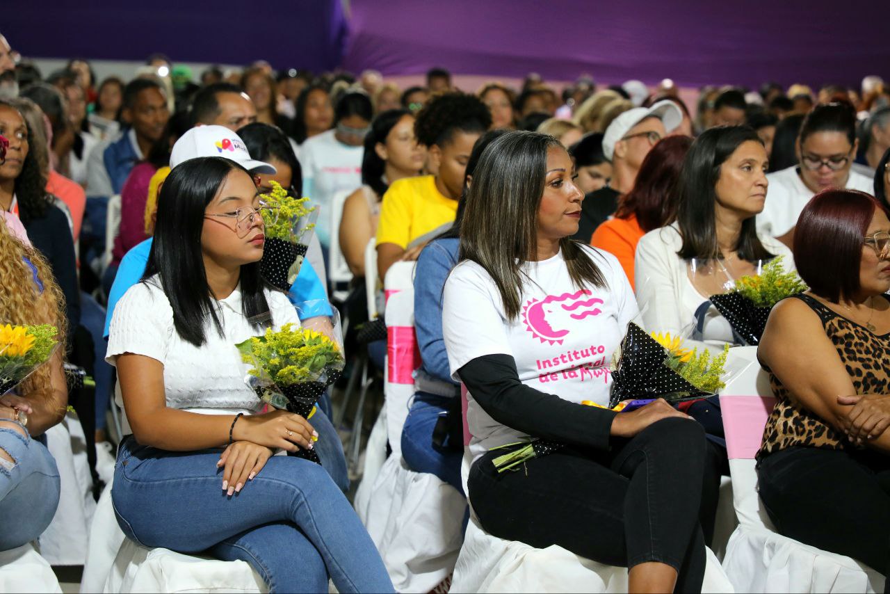 Lee más sobre el artículo Matutino Venezuela Mujer celebró Día de la Secretaria e inicio del año escolar