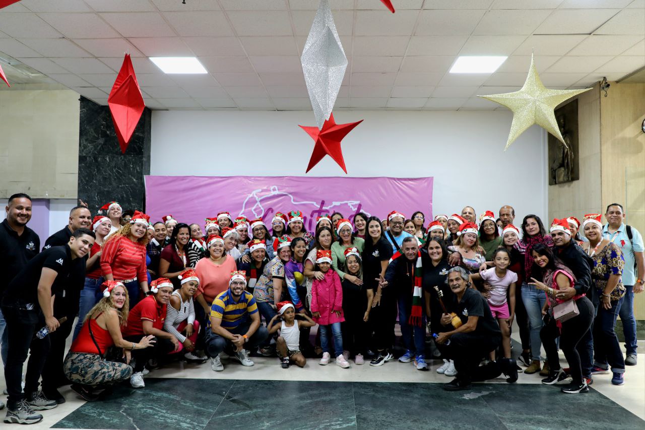 En este momento estás viendo Recibimos la navidad en el Ministerio de la Mujer y la Igualdad de Género