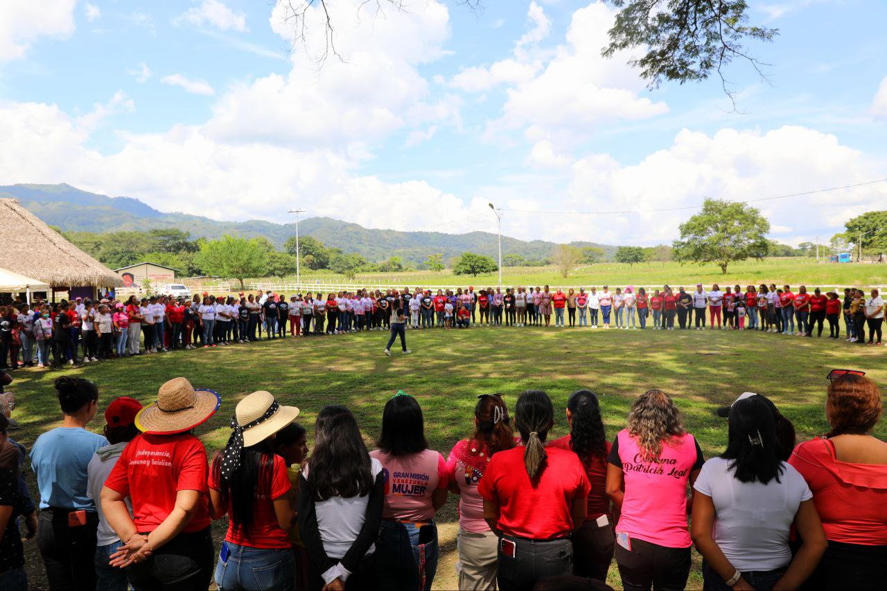 Lee más sobre el artículo Comuneras del Centro Occidente se unen en primer encuentro feminista en Lara