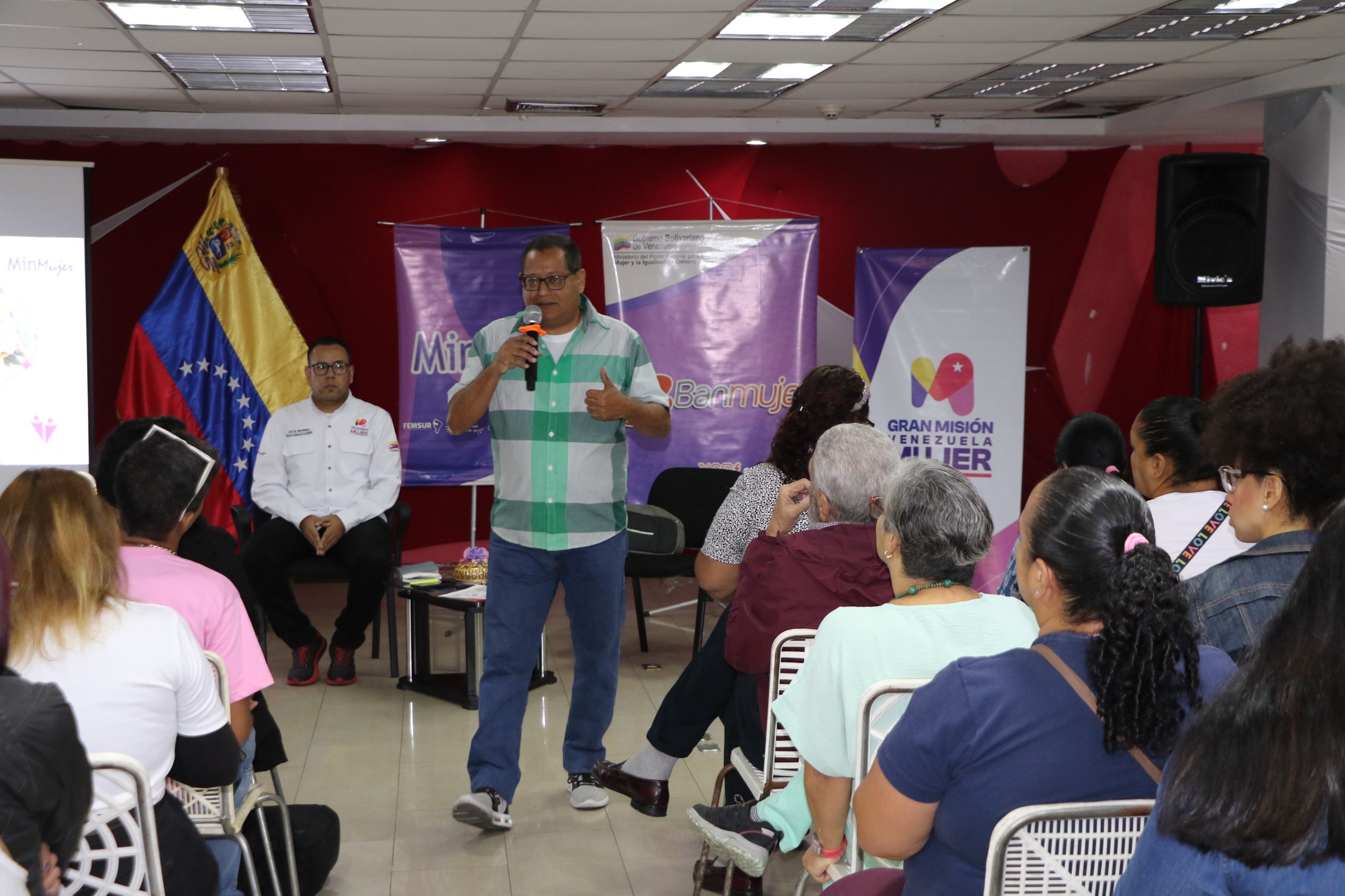 Lee más sobre el artículo Trabajadores del MinMujer se reúnen para fortalecer el trabajo femenino