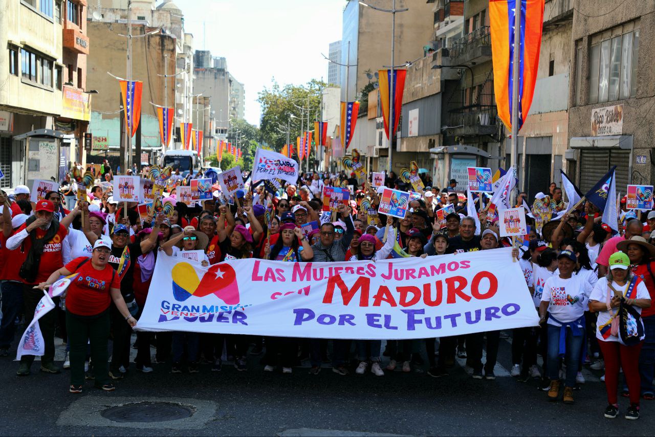 En este momento estás viendo Mujeres reafirmaron su compromiso con la Paz durante juramentación presidencial 2025-2031