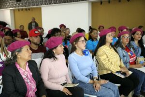 Lee más sobre el artículo Mujeres inician capacitación teórica sobre defensa integral de la nación