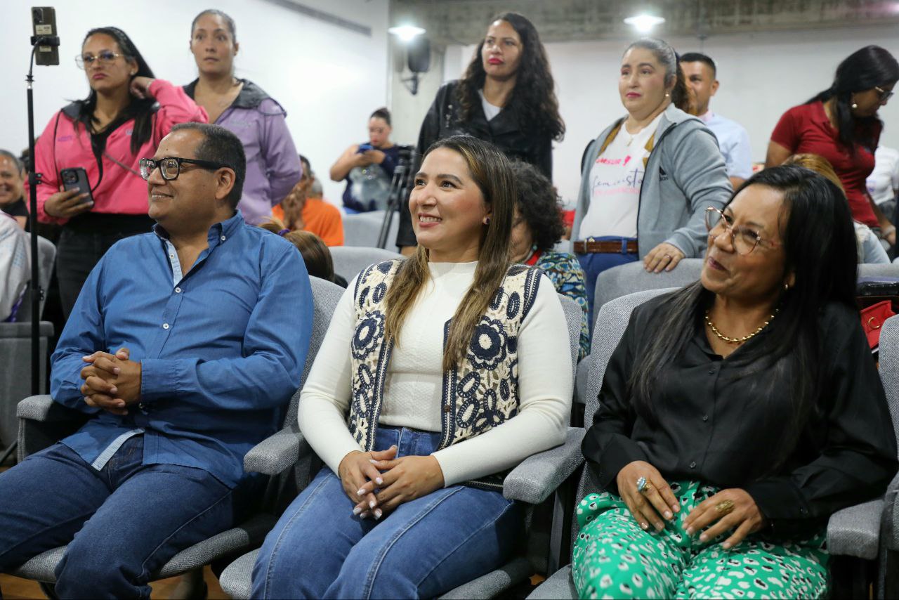 En este momento estás viendo Feminismo Bolivariano: La Escuela Feminista del Sur “Argelia Laya” celebró su 7° aniversario