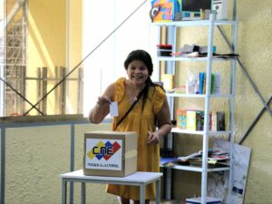 Lee más sobre el artículo Comunidad de Ciudad Tiuna decide el futuro de sus proyectos en consulta participativa y protagonica