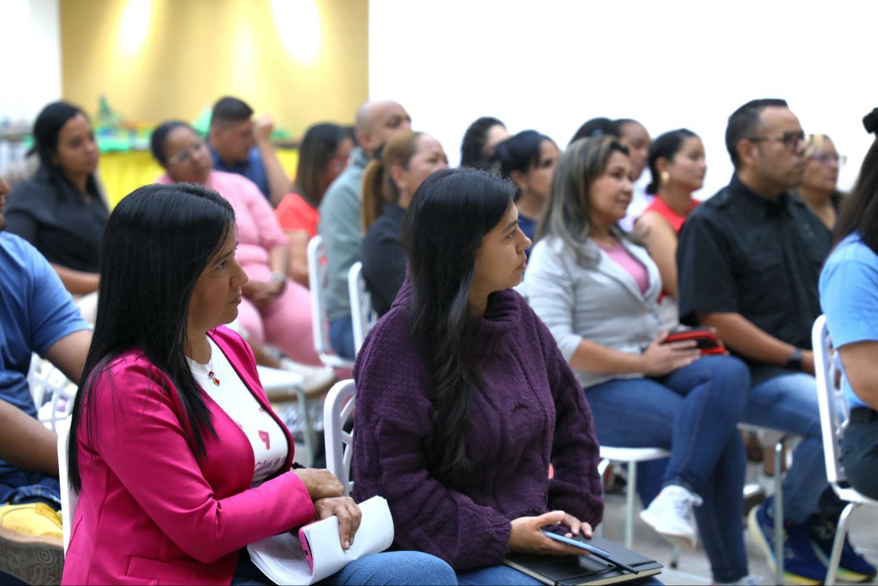 En este momento estás viendo MinMujer capacita a su personal en pensamiento crítico y espiritualidad