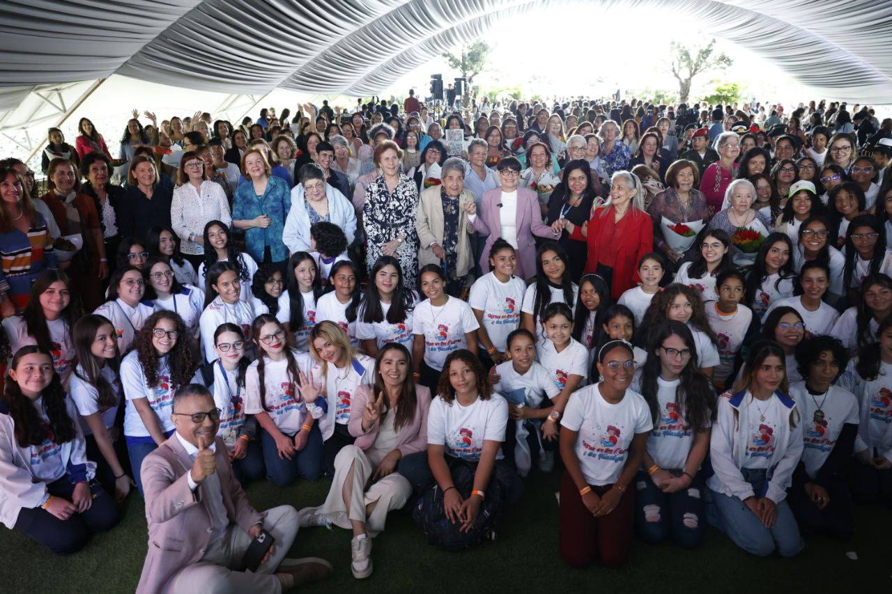 Lee más sobre el artículo «Mujeres de las Ciencias»: Un libro para reconocer a las pioneras que inspiran nuevas generaciones