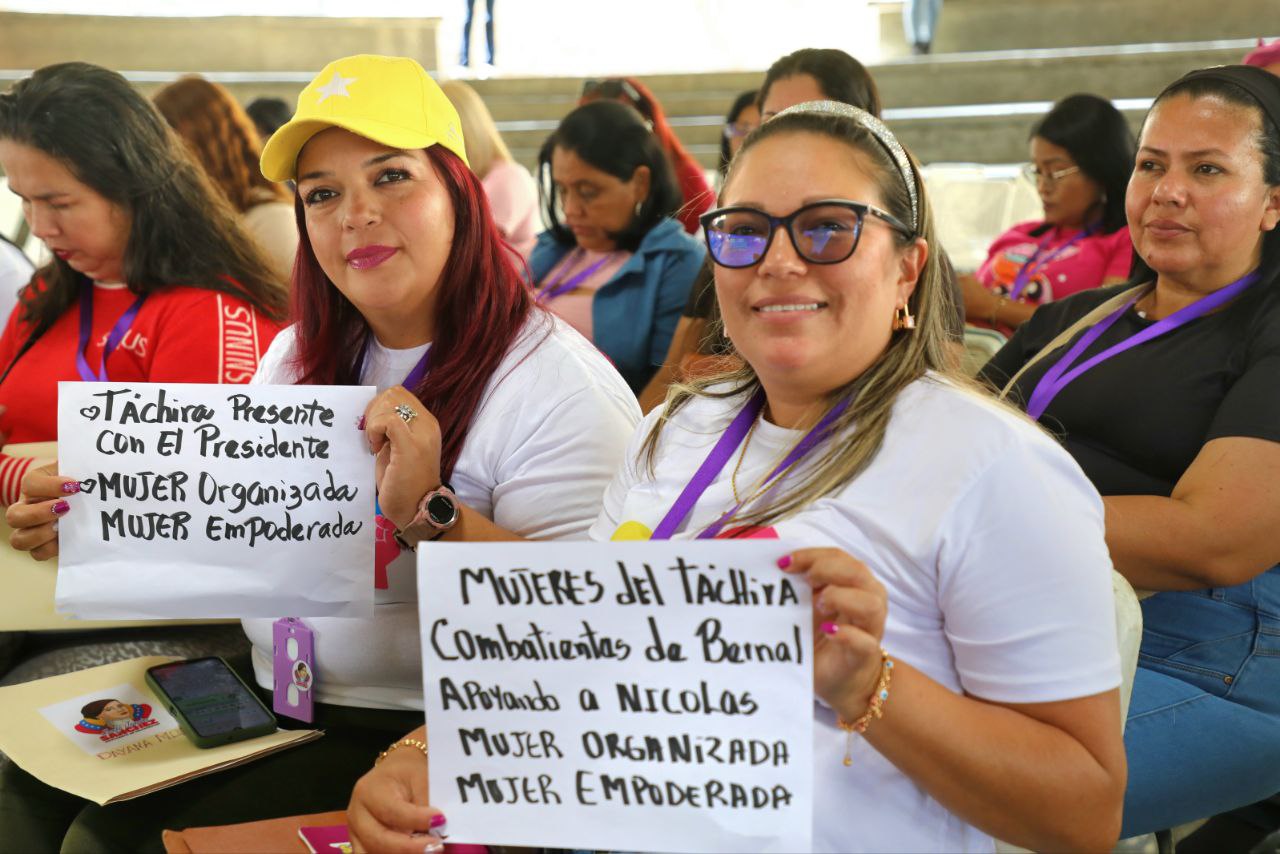 En este momento estás viendo Maduro insta a llevar el Gran Movimiento de Movimientos Josefa Joaquina Sánchez a cada comunidad