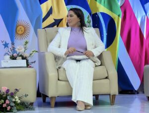 Lee más sobre el artículo Ministra Jhoanna Carrillo explicó la política inclusiva de la Gran Misión Venezuela Mujer en Honduras