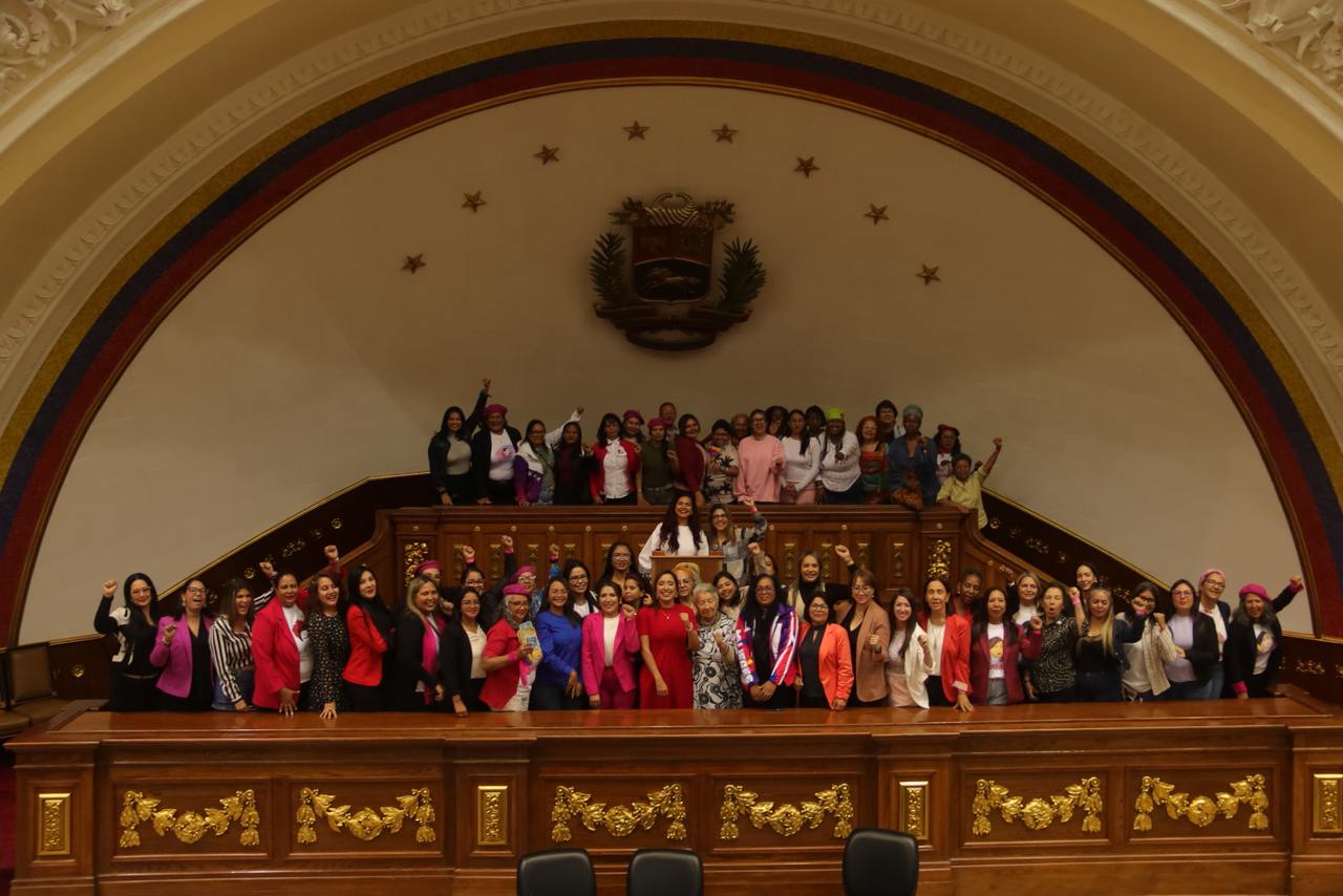 En este momento estás viendo Heroínas venezolanas toman su lugar en la historia: Avanza su inclusión en el Salón Elíptico