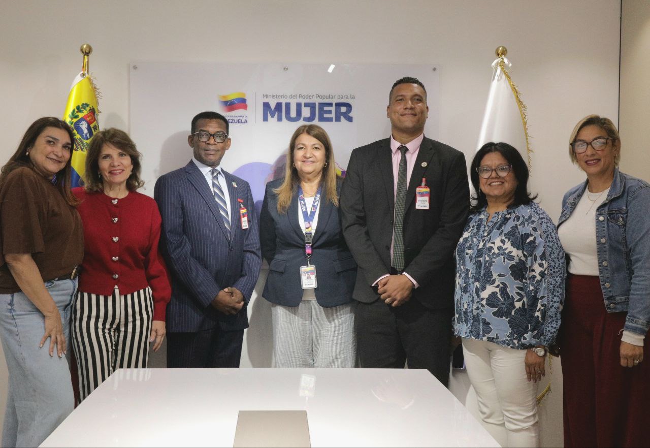 Lee más sobre el artículo Venezuela y Guinea Ecuatorial fortalecen cooperación con la inauguración del Aula Virtual “Argelia Laya”