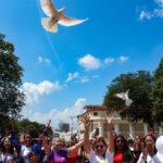 Mujeres venezolanas alzan su voz por la paz y la soberanía en plazas Bolívar del país
