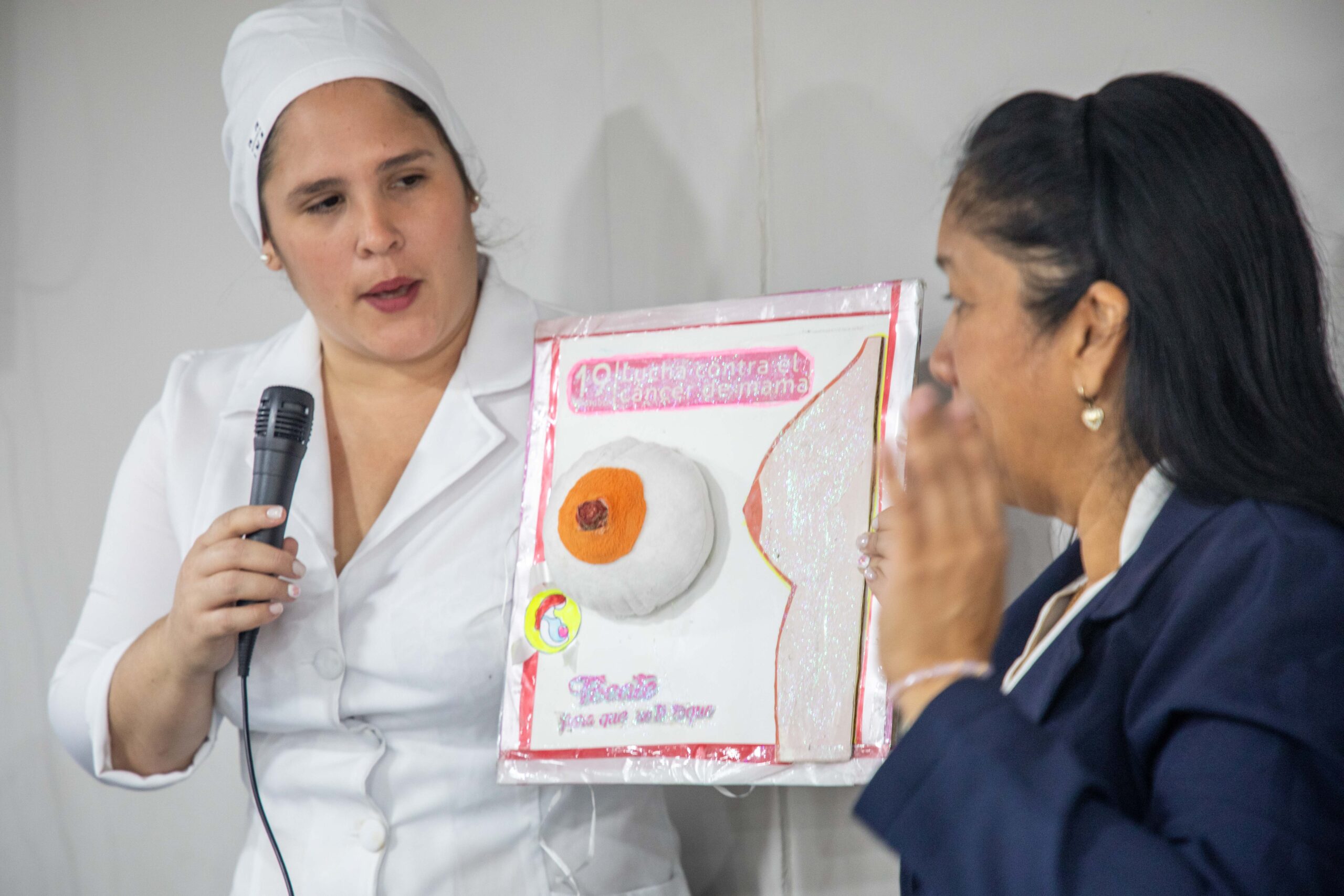 Lee más sobre el artículo Minmujer en conversatorio realiza un llamado a la autoexploración “Yo sí me toco”