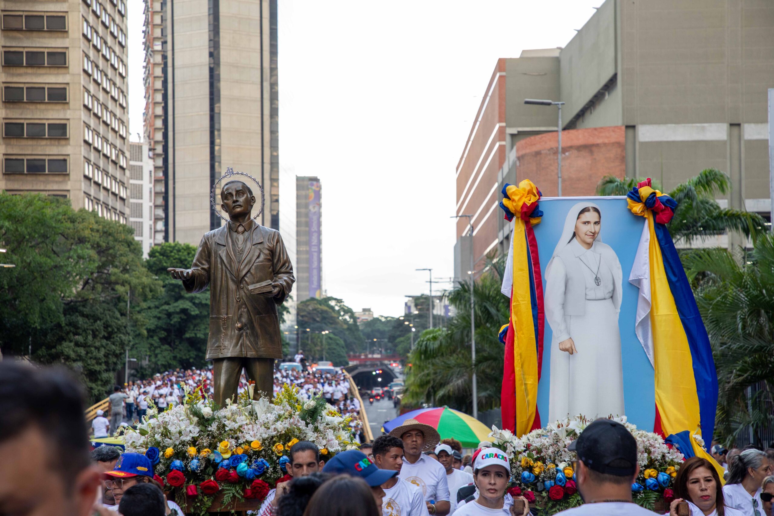 En este momento estás viendo Gran marcha para celebrar y conmemorar la canonización de los primeros santos venezolanos