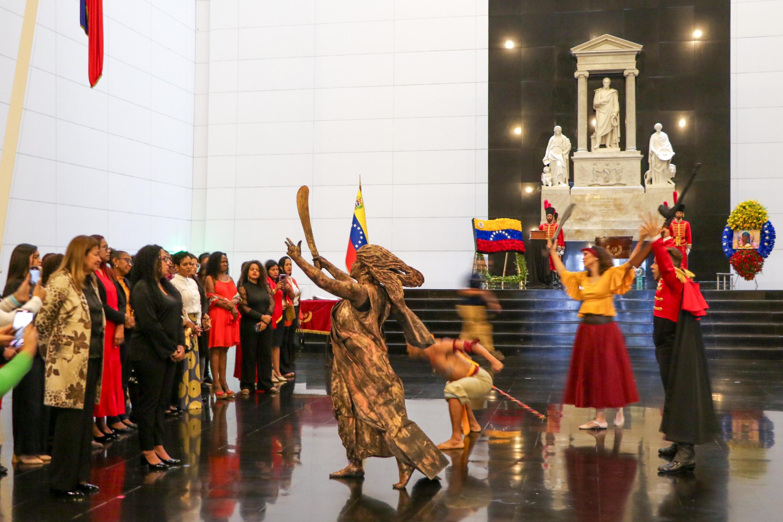 En este momento estás viendo MinMujer rinde homenaje a Juana Ramírez «La Avanzadora» a los 169 años de su siembra