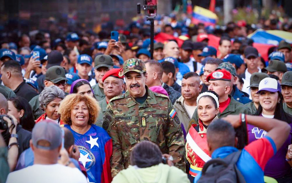 Lee más sobre el artículo Mujeres venezolanas protagonizan marcha por los Símbolos Patrios y contra la violencia de género