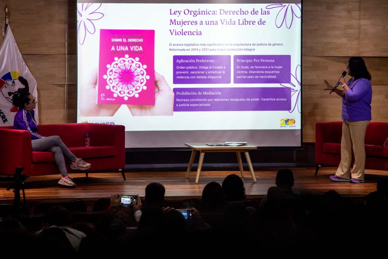 Lee más sobre el artículo Foro «Avances y desafíos de la justicia de género en Venezuela» reunió a expertas en el Mes Violeta