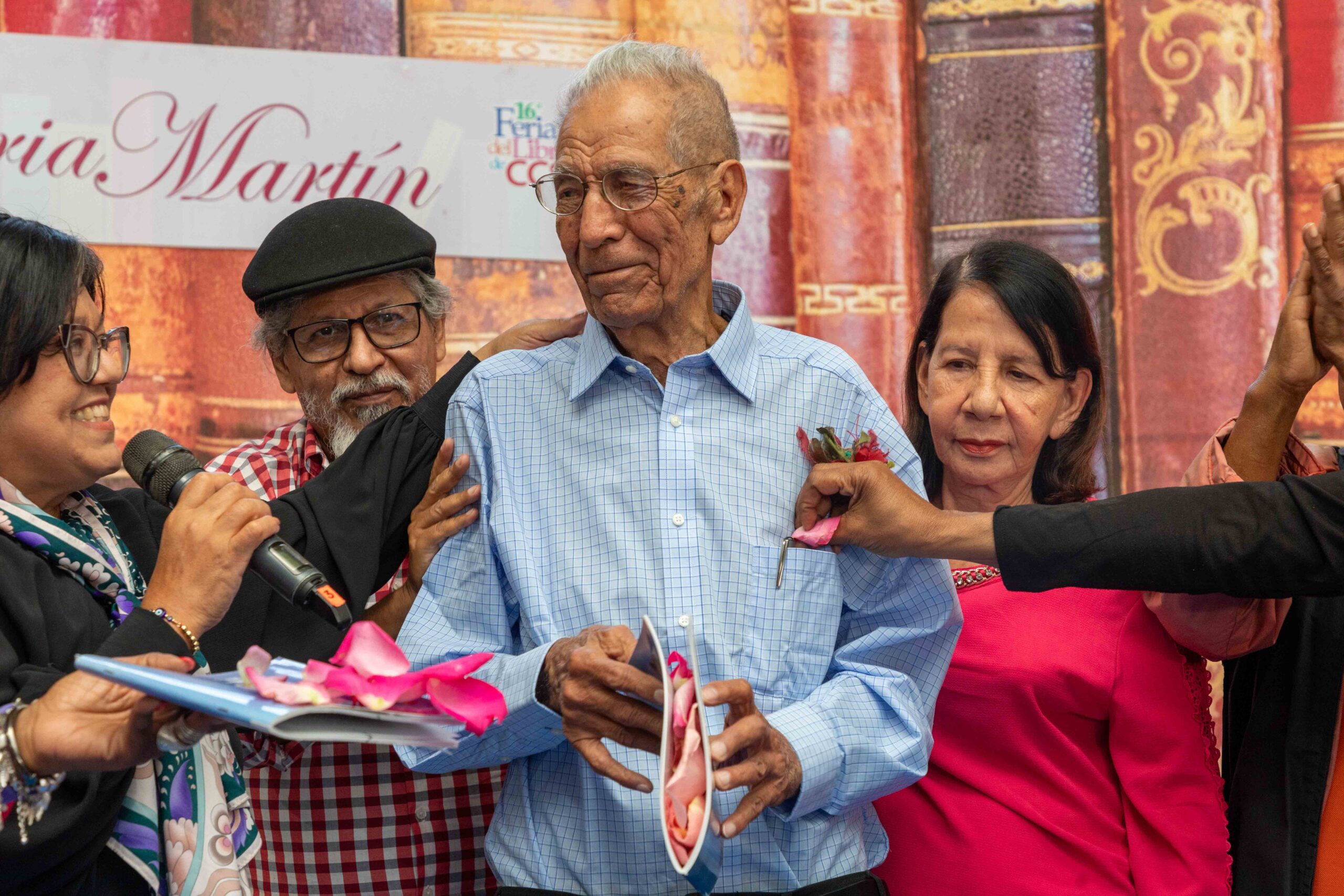En este momento estás viendo MinMujer presentó el libro «Juana Ramírez La Avanzadora. Rastros y Rasgos» en la Feria del Libro de Caracas 2025