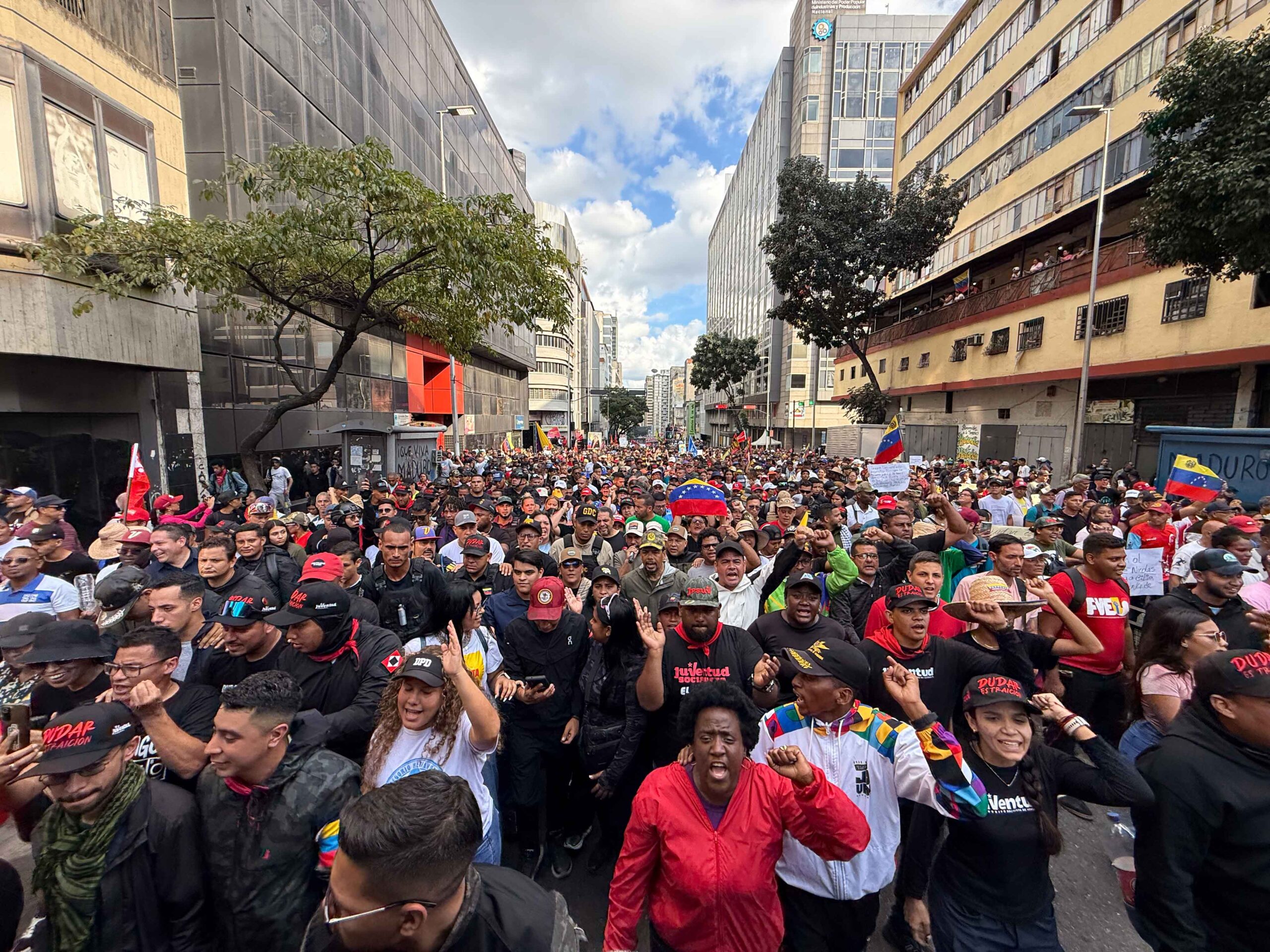 En este momento estás viendo La Gran Misión Venezuela Mujer y el Gran Movimiento de Movimientos Josefa Joaquina Sánchez alzan su voz por el retorno del presidente Maduro y la primera combatiente