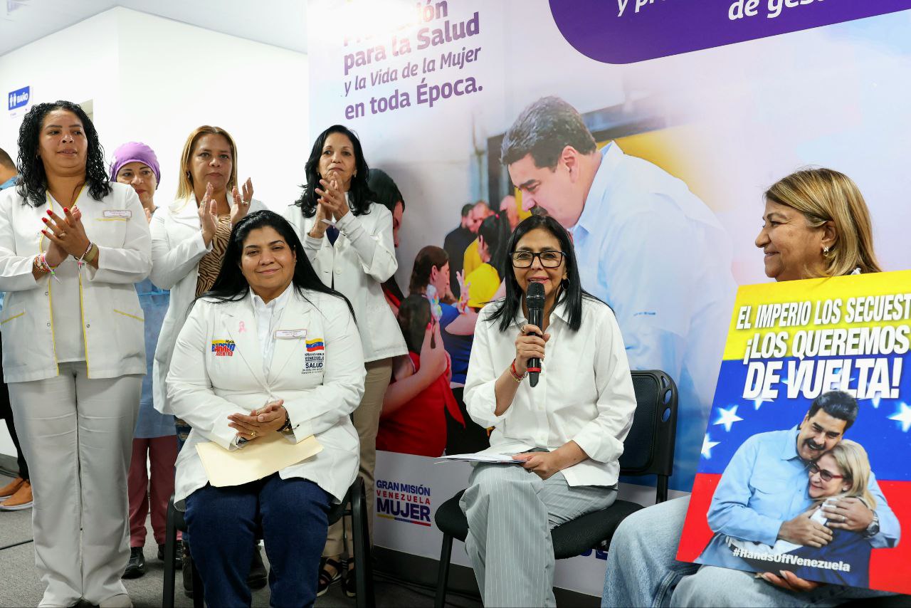 Lee más sobre el artículo Presidenta encargada Delcy Rodríguez inauguró Centro de Atención Integral a la Mujer y Parto Humanizado en Caracas