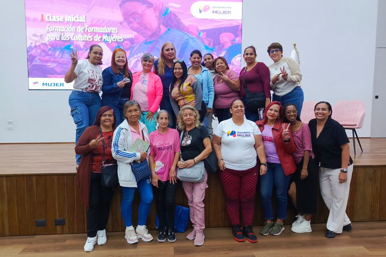 En este momento estás viendo MinMujer fortalece el vértice 2 de la Gran Misión Venezuela Mujer con el encuentro «Formación de Formadoras»