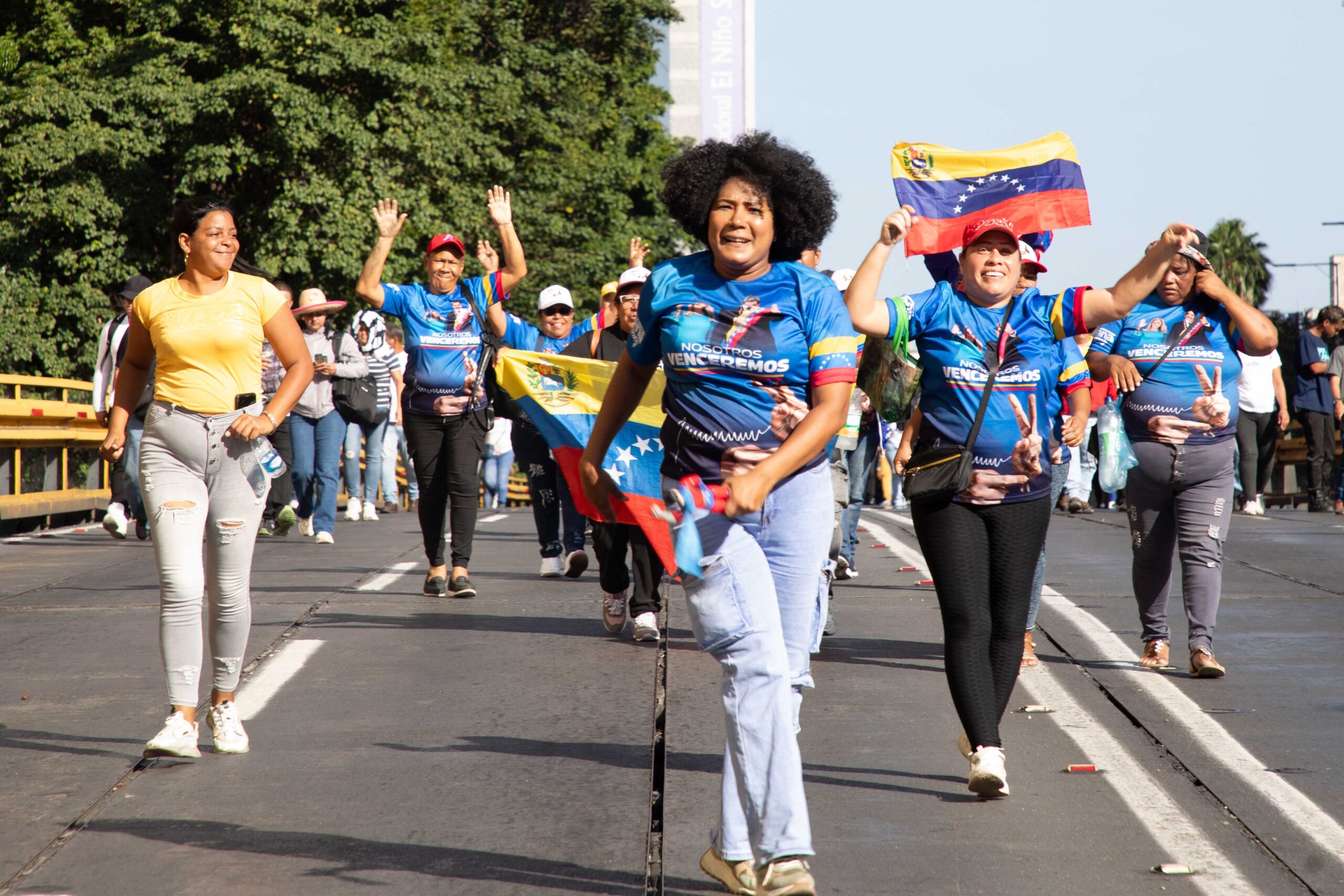 Lee más sobre el artículo A 30 días del vil secuestro a nuestra pareja presidencial, el pueblo venezolano sale a las calles a exigir su retorno a la Patria