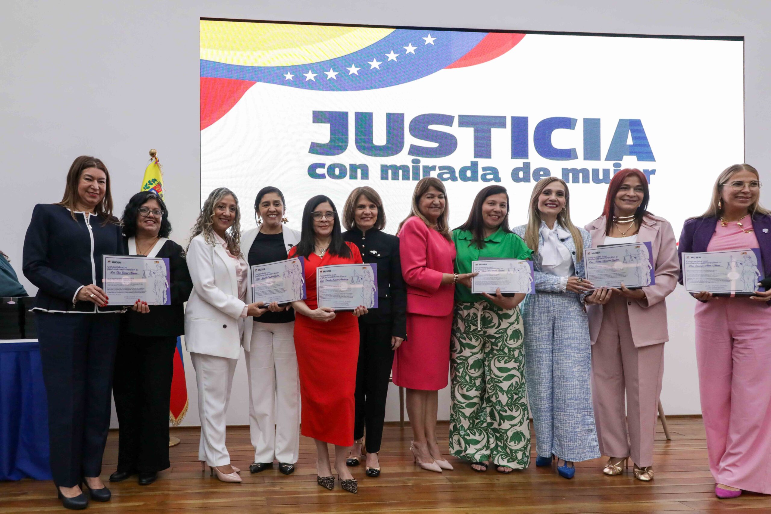 Lee más sobre el artículo «Justicia con mirada de mujer»: Reivindican el rol femenino en la consolidación de la paz y la justicia en Venezuela
