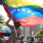 Mujeres de la Patria desbordan Caracas por los 20 años del Poder Popular