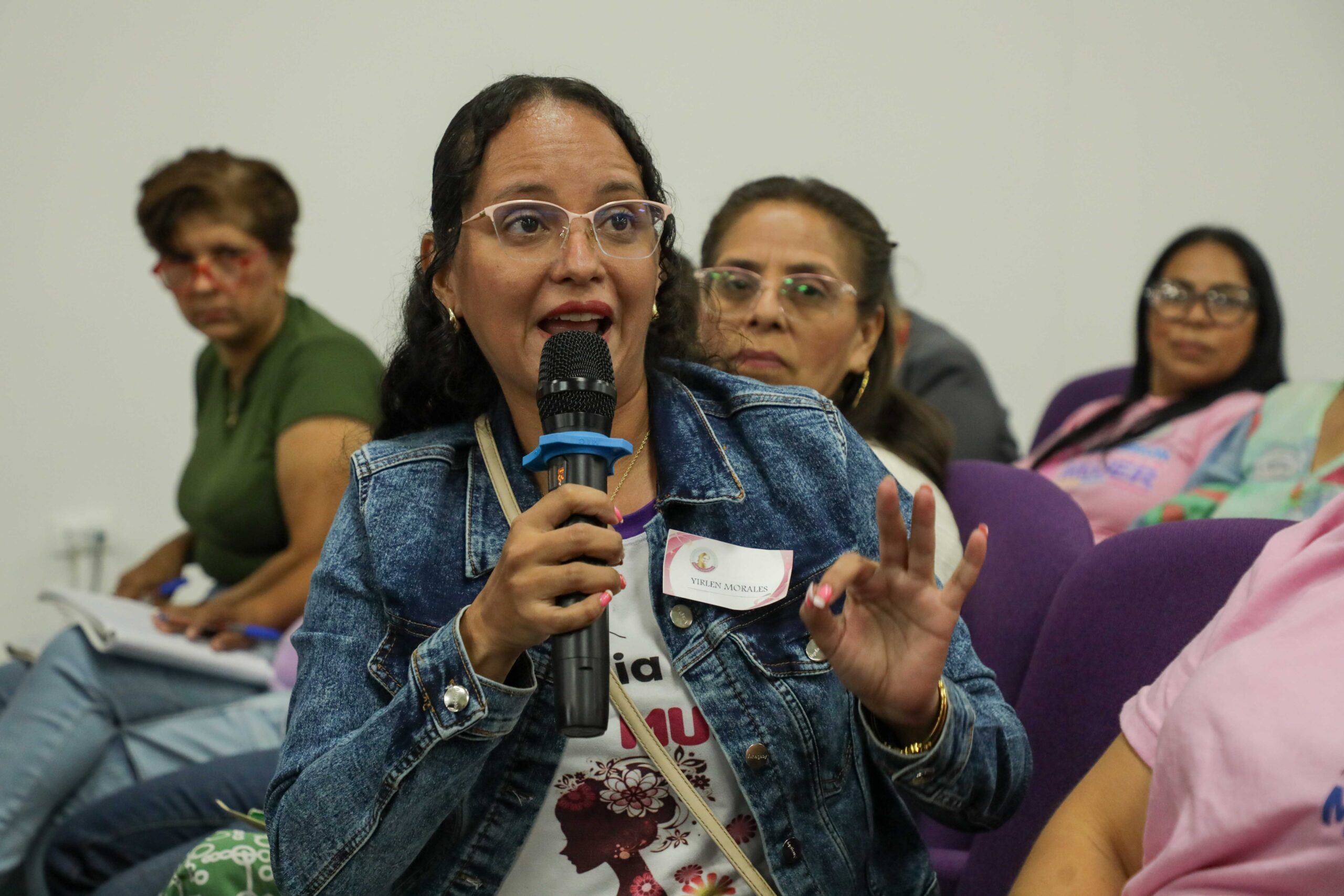 En este momento estás viendo Lideresas de todo el país fortalecen su autonomía económica en la Escuela «Nora Castañeda»