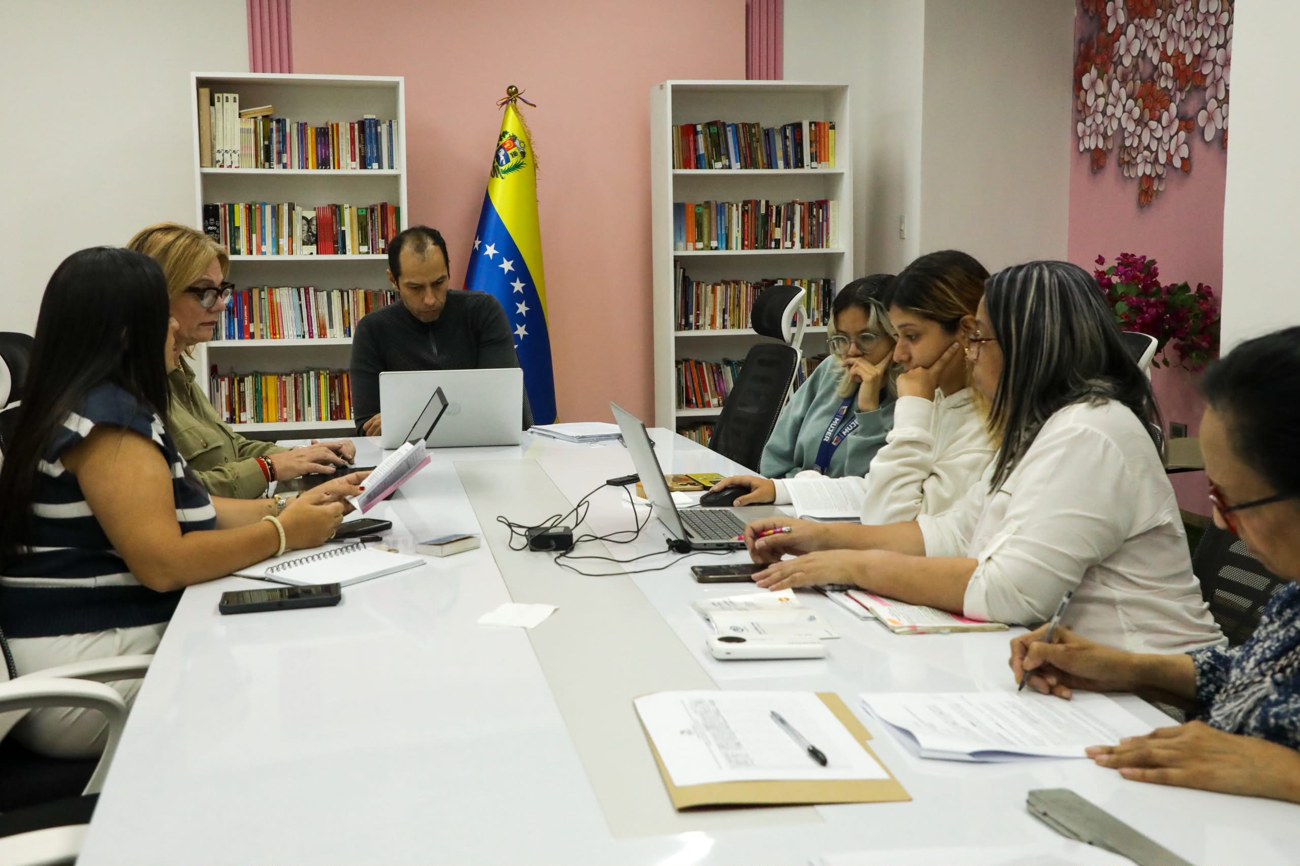 En este momento estás viendo Mesa de Redacción del Reglamento de la Ley Orgánica sobre el Derecho de las Mujeres a una Vida Libre de Violencia sesiona este fin de semana para consolidar propuesta definitiva