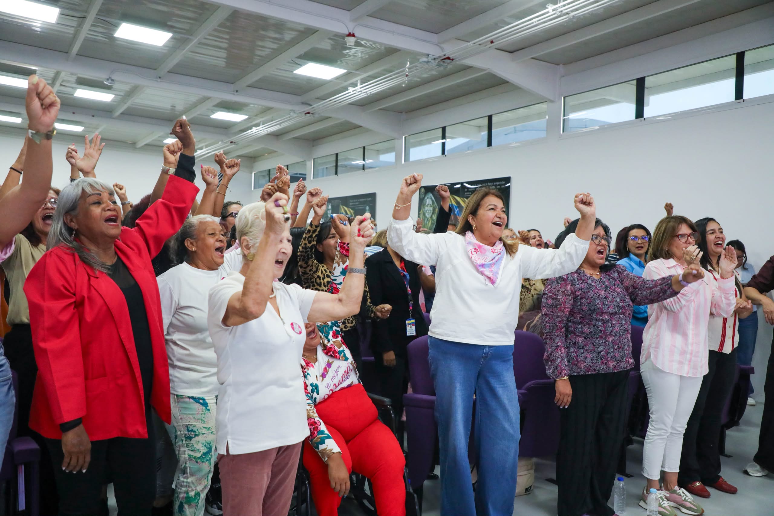 Lee más sobre el artículo Escuela «Nora Castañeda» certificó a 232 defensoras comunales de Aragua para blindar el territorio contra la violencia de género