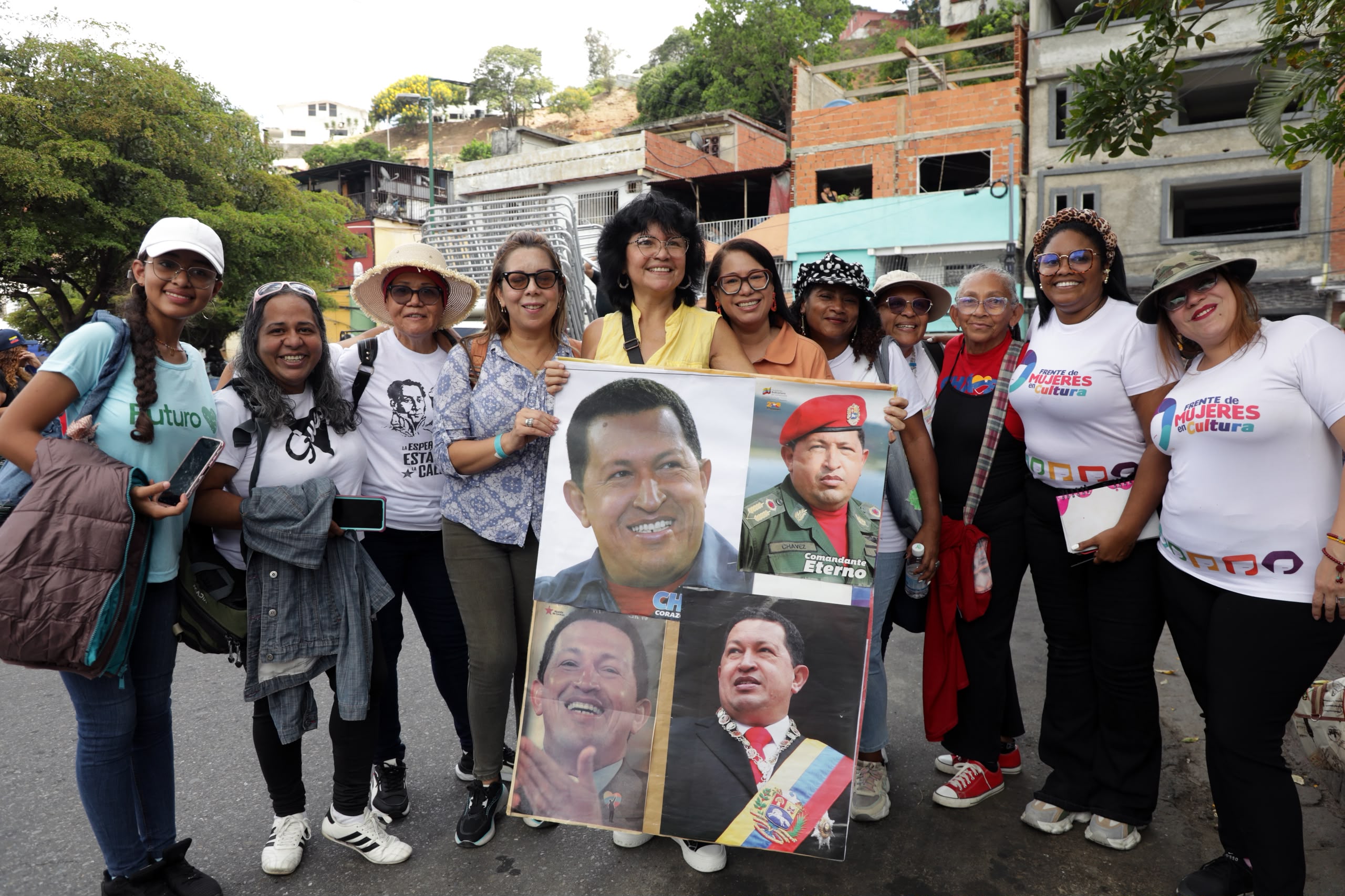 En este momento estás viendo Pueblo venezolano marchó en Caracas en homenaje al Comandante Chávez y en respaldo a la victoria popular