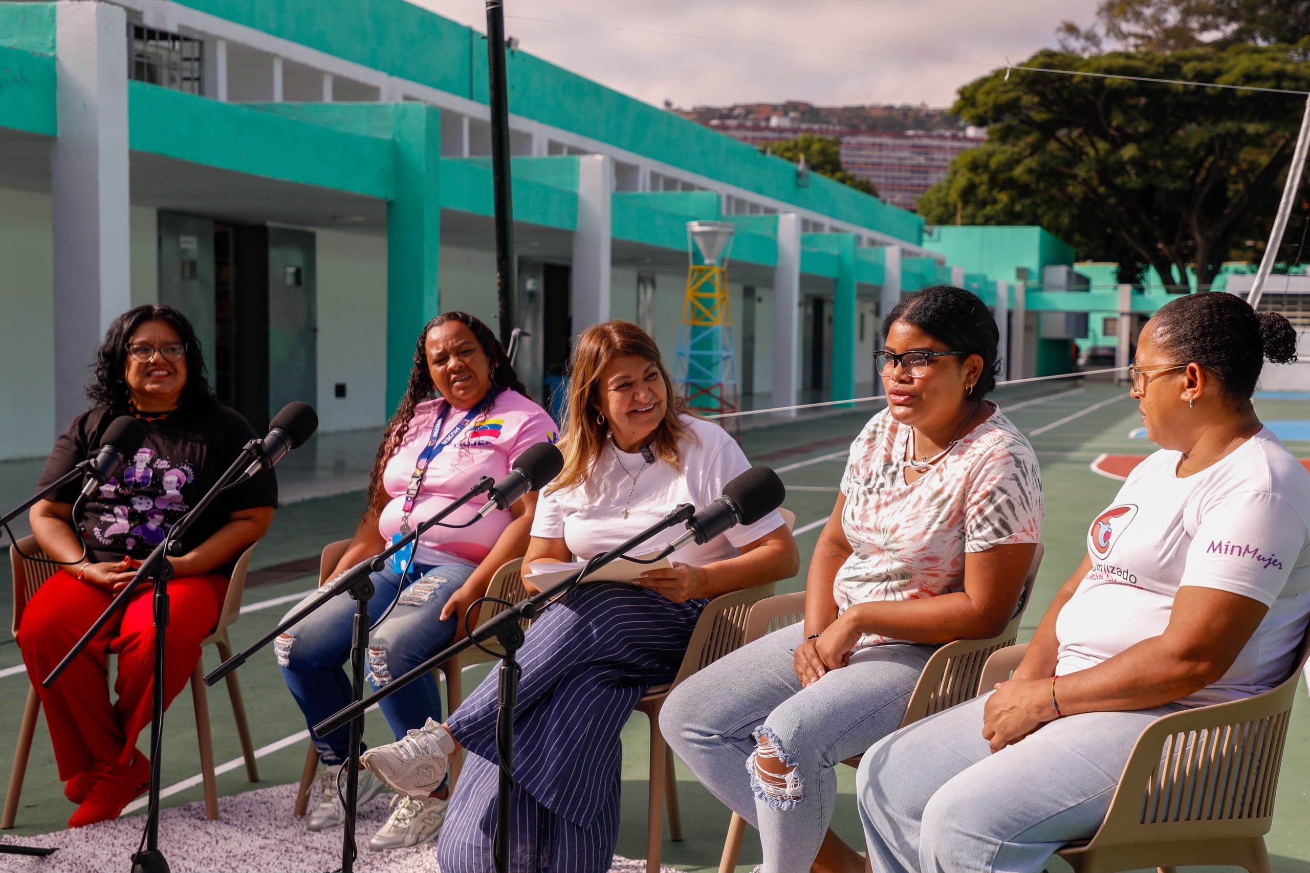 Lee más sobre el artículo A un mes de la contingencia sísmica: Programa Alma de Mujer transmite desde el territorio para visibilizar la atención integral a las familias afectadas