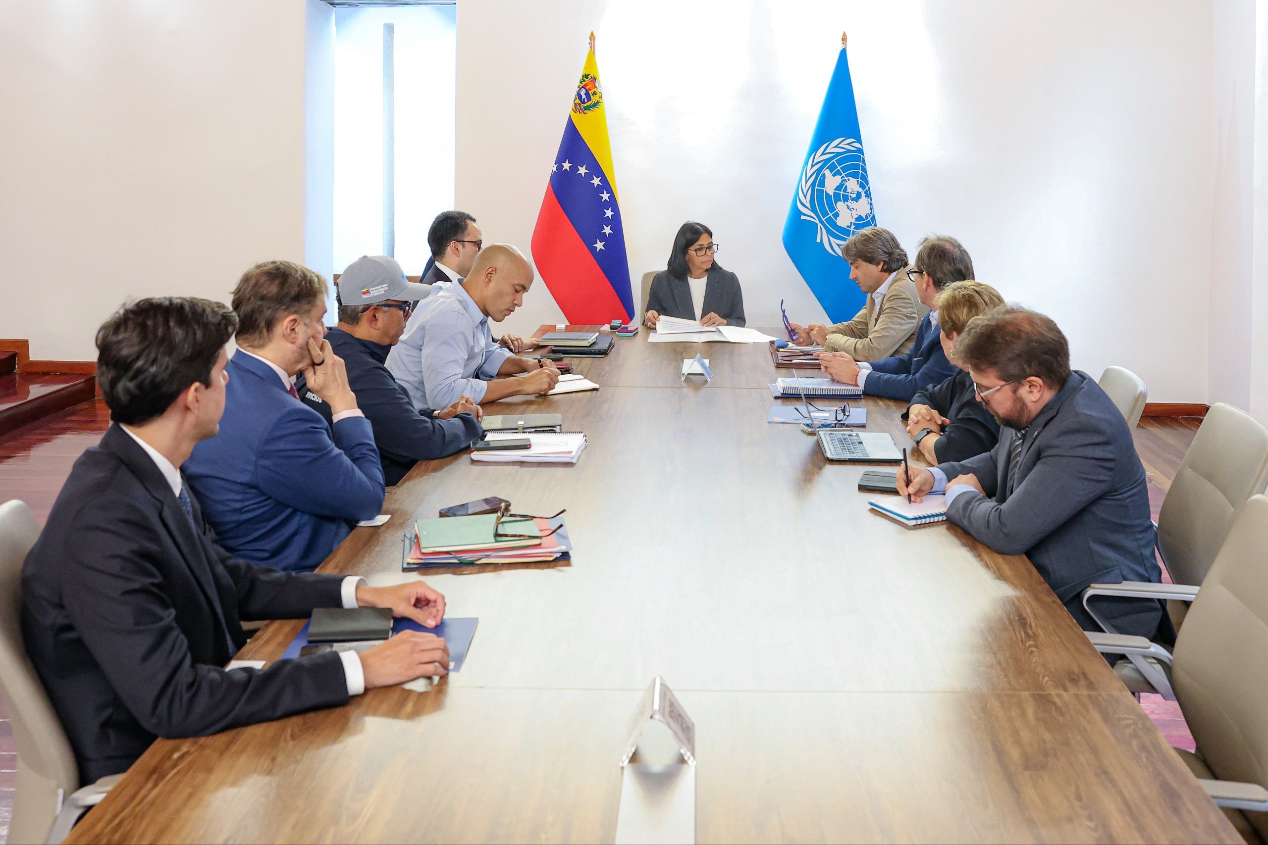 En este momento estás viendo Presidenta Delcy Rodríguez se reúne con Gianluca Rampolla, Coordinador Residente de la ONU, definiendo líneas maestras del plan de recuperación y asistencia en Venezuela