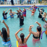 Jornada de matronatación y atención integral a gestantes en Sucre