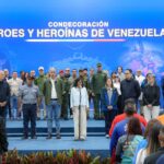 Gobierno Bolivariano reconoce labor de servidoras y servidores públicos condecorados como Héroes y Heroínas de Venezuela tras emergencia sísmica