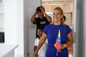 Lee más sobre el artículo Presidenta Delcy Rodríguez entrega 87 nuevas viviendas a familias afectadas por los terremotos