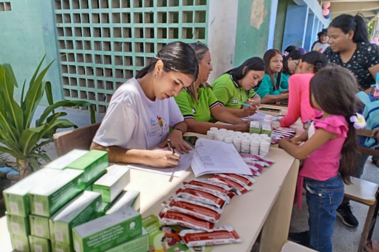 En este momento estás viendo Minmujer participó en el despliegue de «Sucre en Transformación» en el Liceo Mariscal Sucre en Cumaná