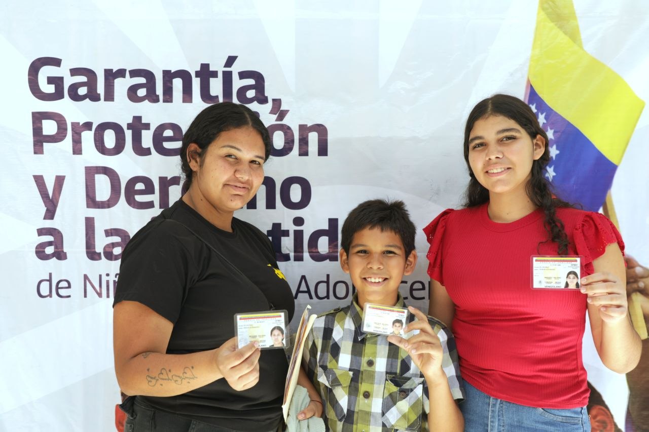 En este momento estás viendo MinMujer y Organismos del Estado mantienen despligue permanente en los Campamentos Transitorios para garantizar la identidad de las niñas, niños y adolescentes