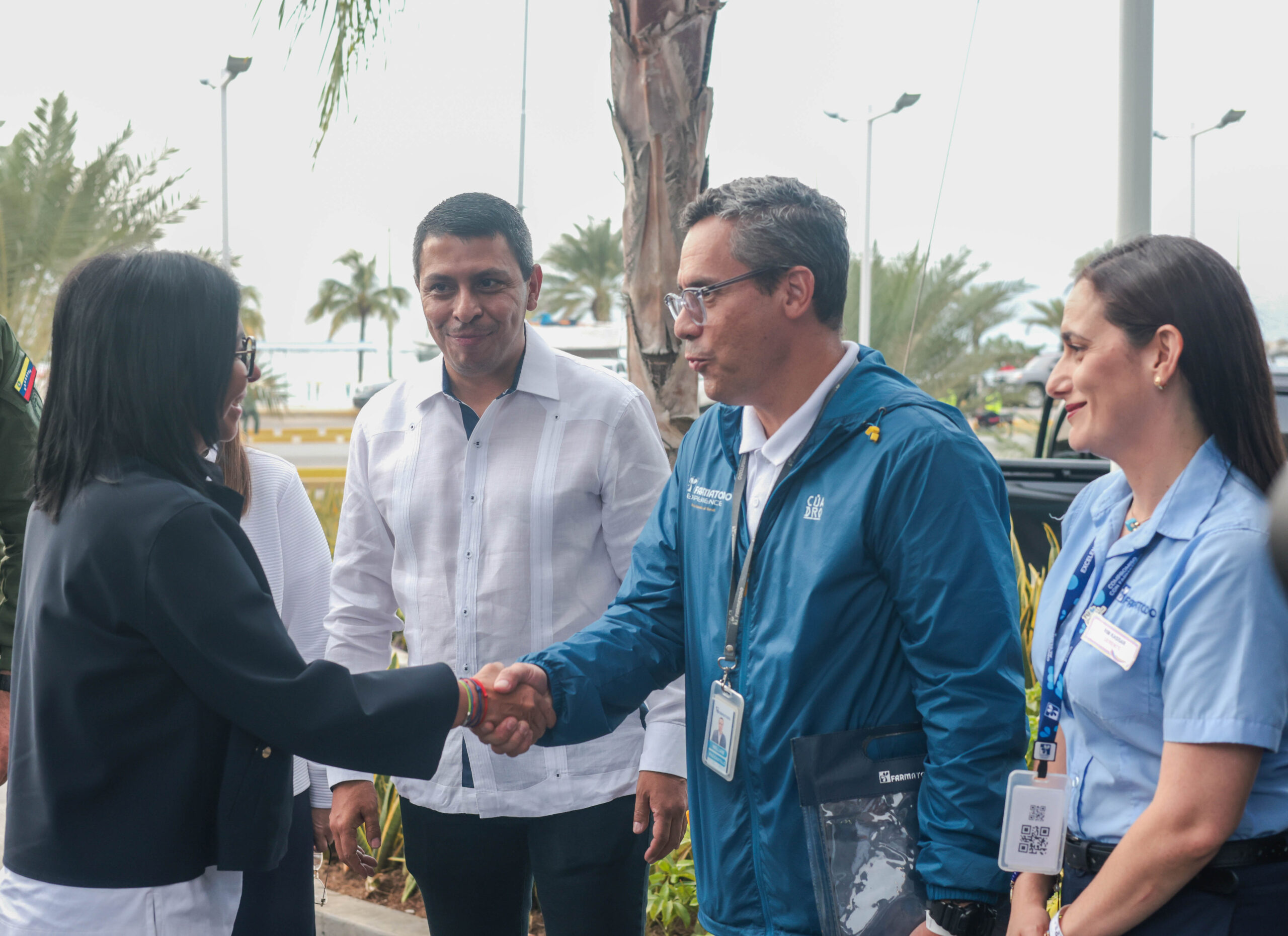 En este momento estás viendo Presidenta Delcy Rodríguez lideró reapertura de comercios estratégicos en La Guaira y entrega de créditos a emprendedores