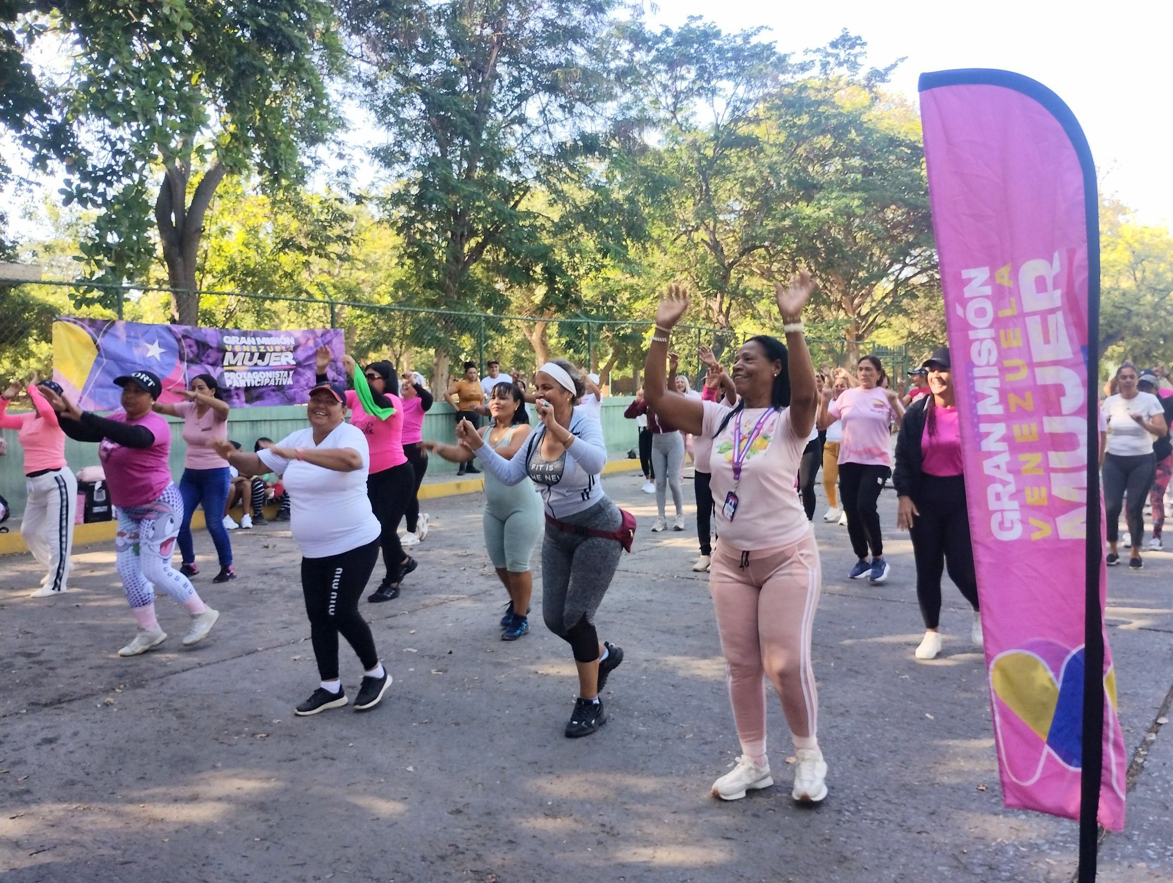 En este momento estás viendo Despliegue recreativo y de salud une a mujeres en el Parque Guaiquerí en Cumaná