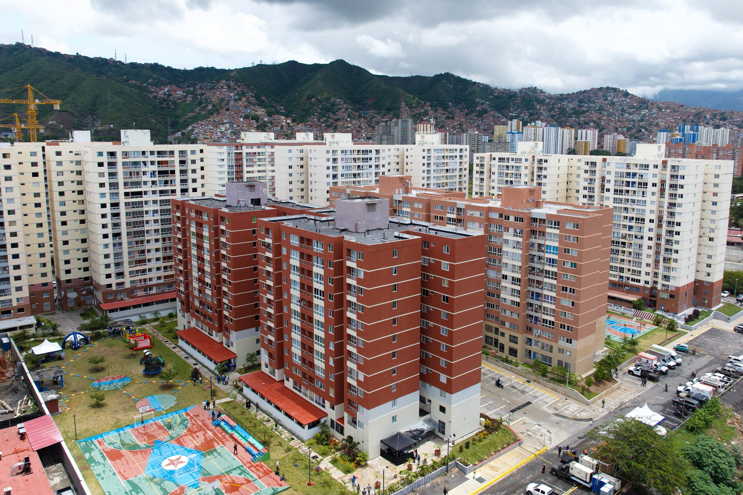Lee más sobre el artículo Gobierno Bolivariano fortalece la atención social, la formación y la reconstrucción del país