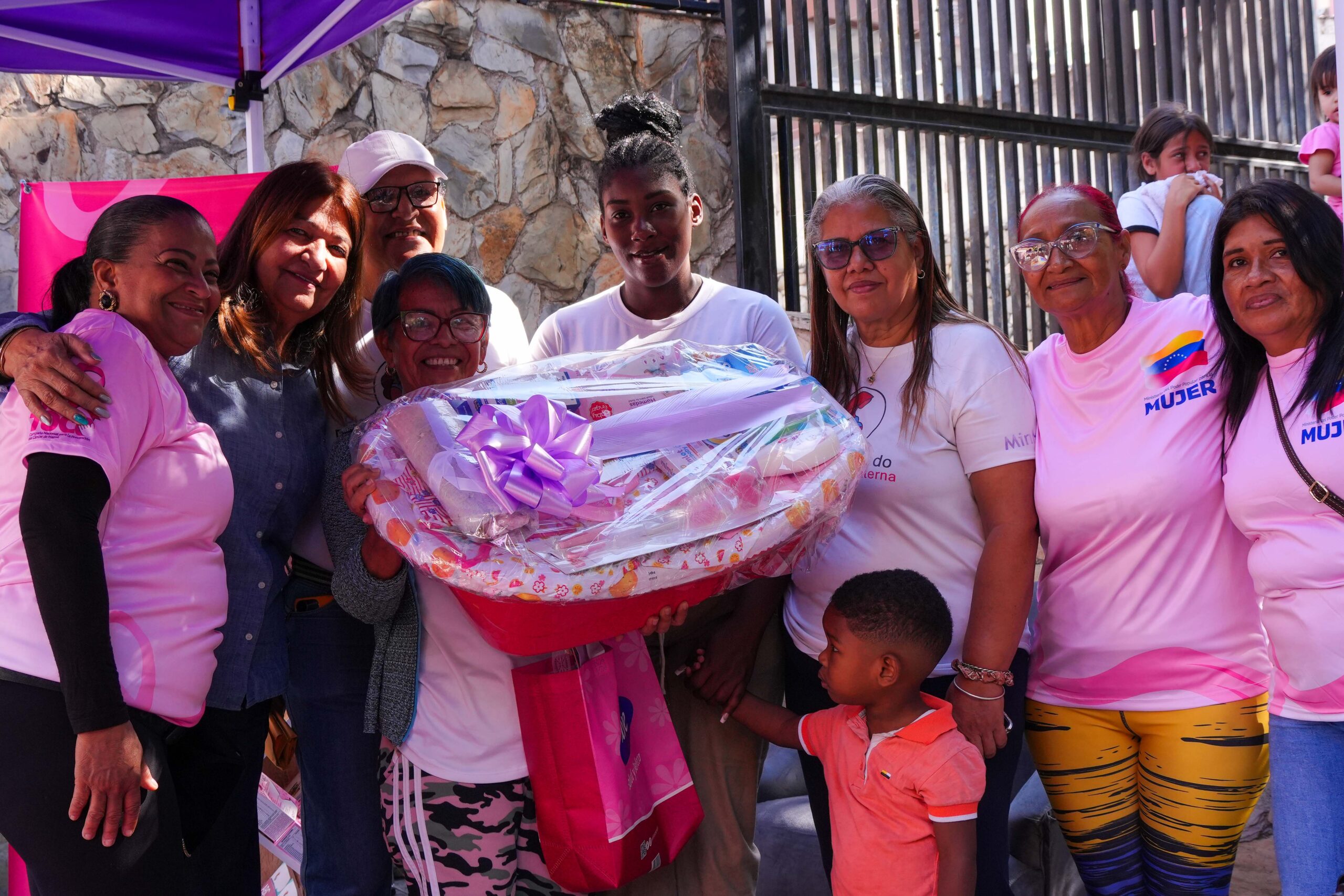 En este momento estás viendo Salud, prevención y bienestar para la familia: El Paraíso recibió jornada médica de la Gran Misión Venezuela Mujer