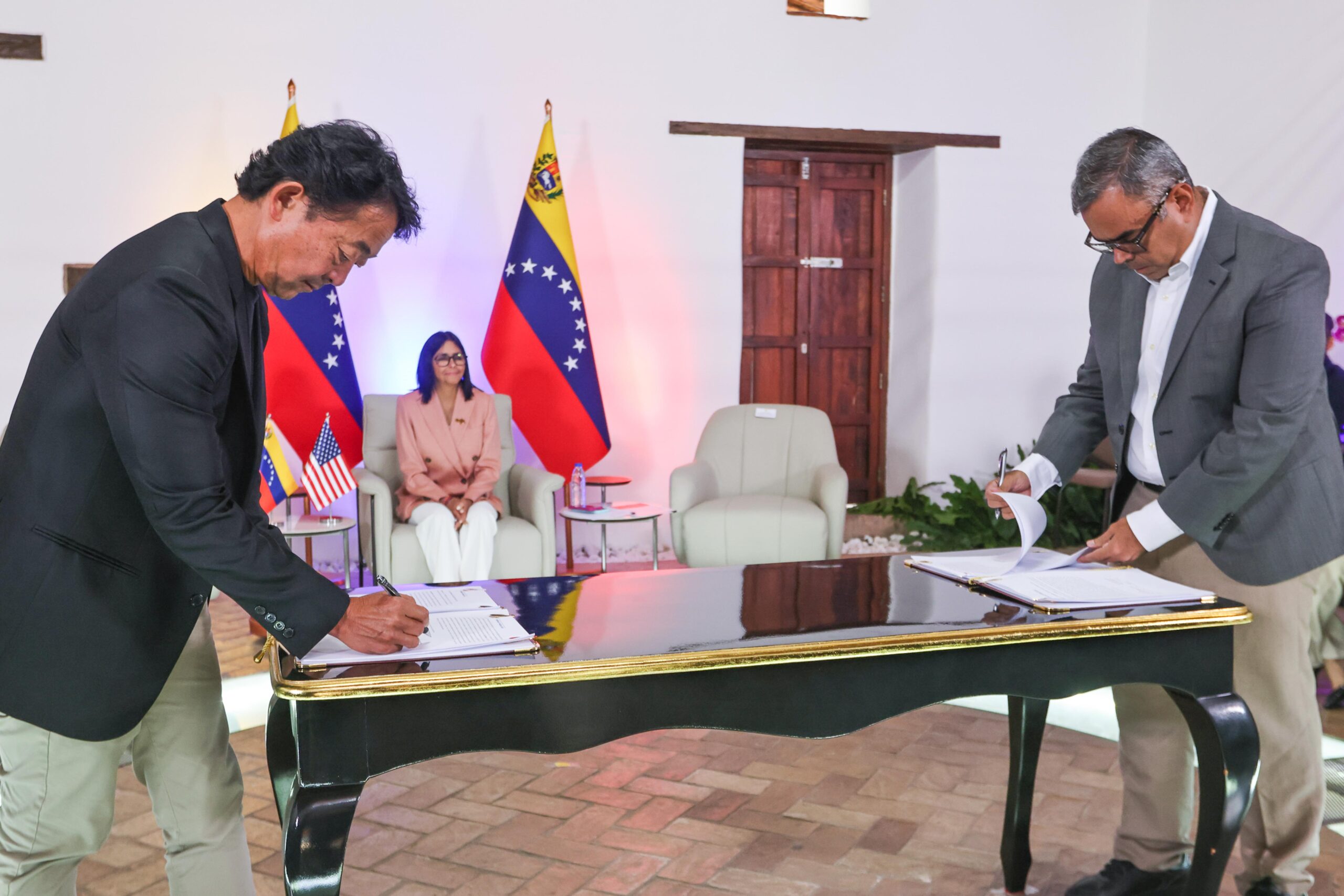 En este momento estás viendo Presidenta Delcy Rodríguez suscribe acuerdos con Miyamoto International en materia de Ingeniería Estructural y Gestión de Riesgo Sísmico