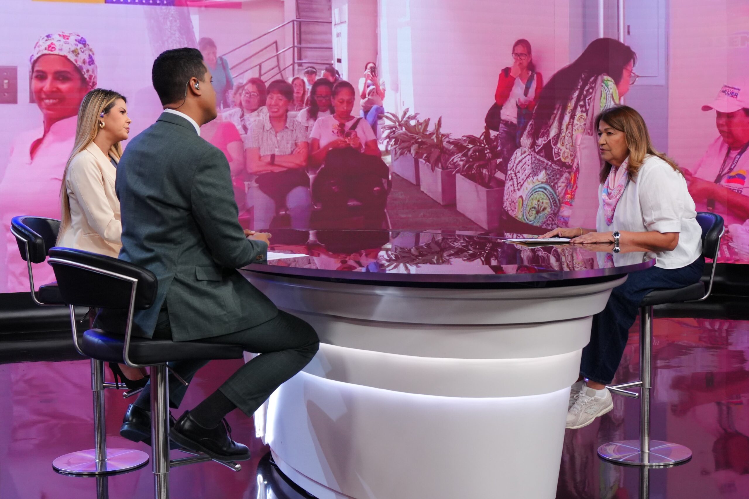 En este momento estás viendo Gobierno Bolivariano impulsa el «Mes Rosa» con enfoque en la prevención, autovaloración y salud integral de la mujer venezolana